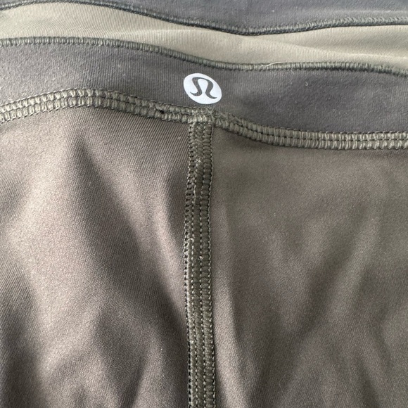 Lululemon Womens Green Gator Give Me Qi Cyber Stripe Fatigue Crop Legging Size 4 - Picture 5 of 9
